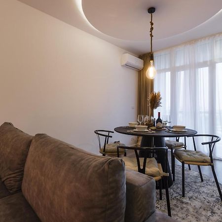 Apartment Near Iulius Mall With Balcony & Private Parking 蒂米什瓦拉 外观 照片