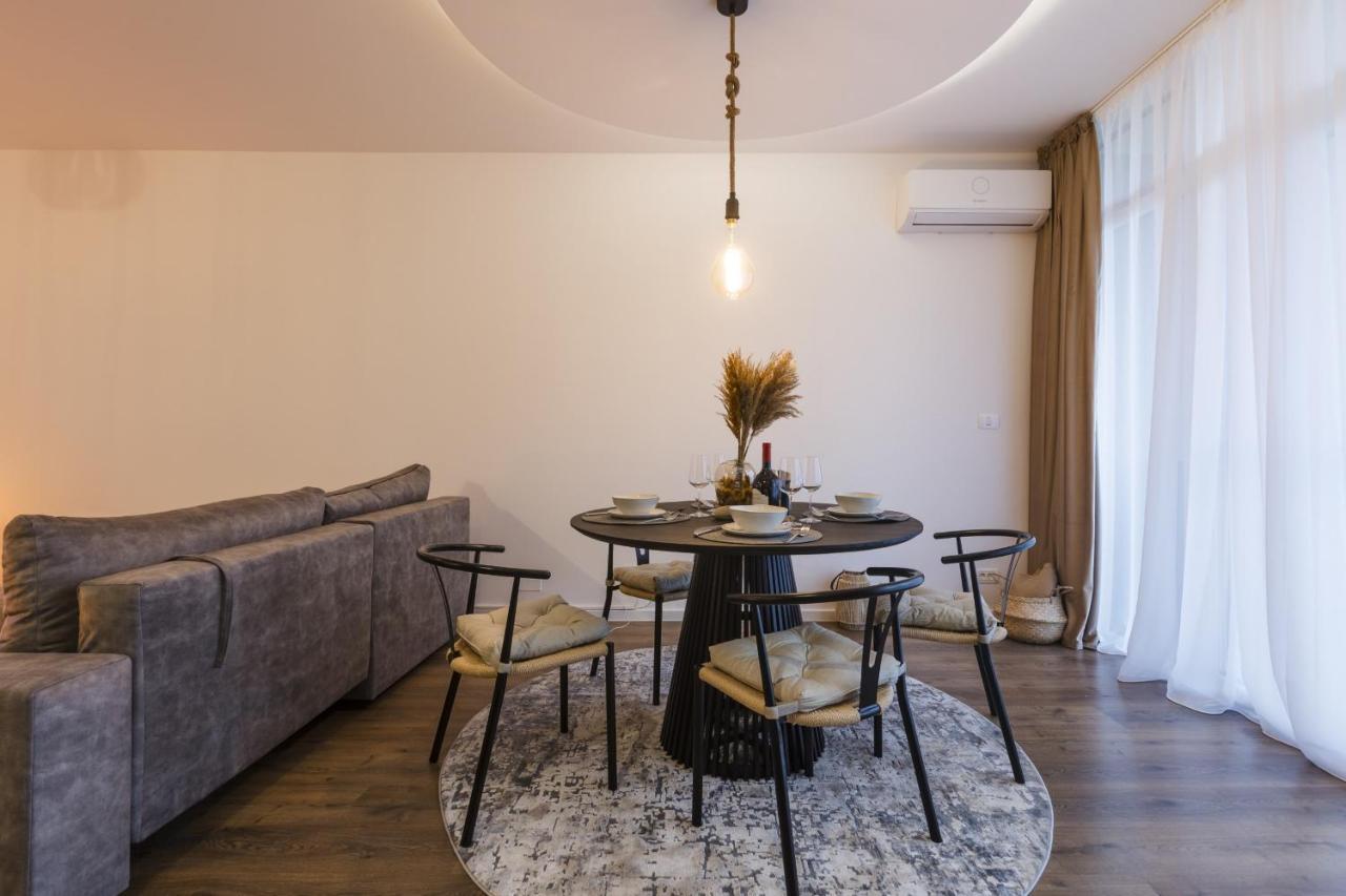Apartment Near Iulius Mall With Balcony & Private Parking 蒂米什瓦拉 外观 照片