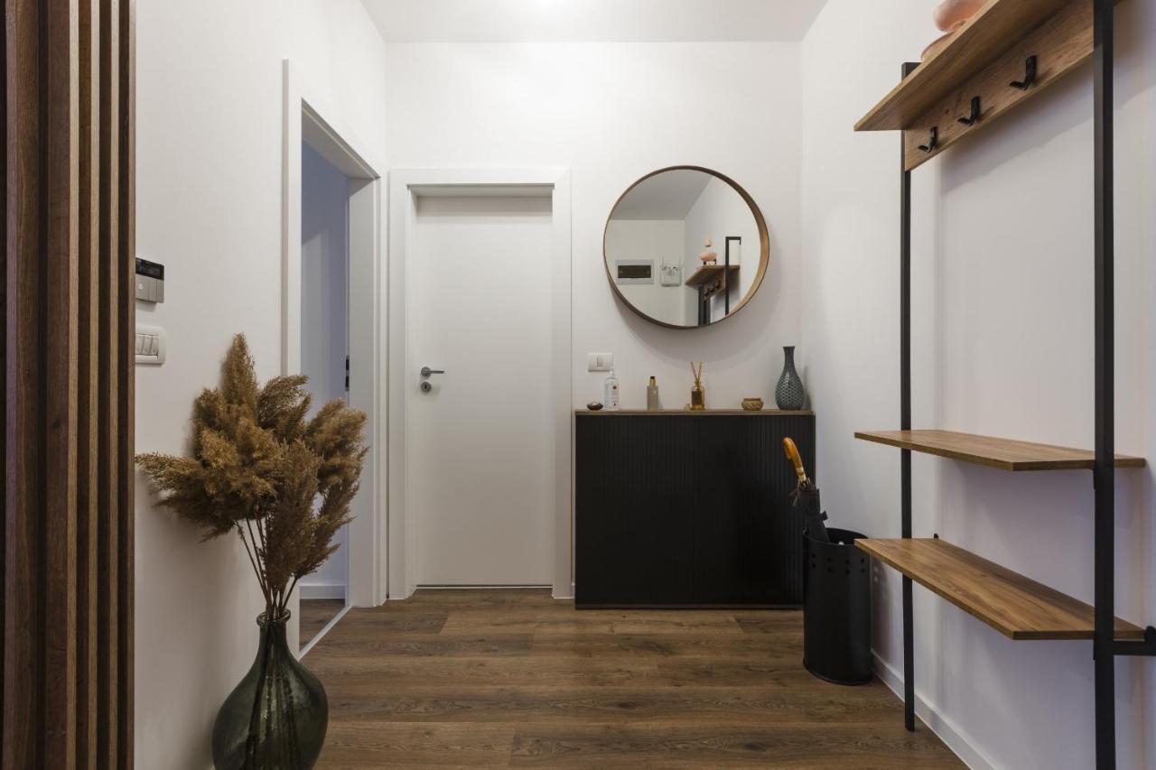 Apartment Near Iulius Mall With Balcony & Private Parking 蒂米什瓦拉 外观 照片