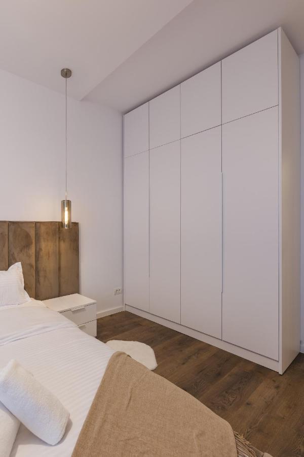 Apartment Near Iulius Mall With Balcony & Private Parking 蒂米什瓦拉 外观 照片