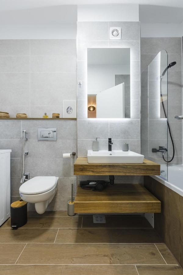 Apartment Near Iulius Mall With Balcony & Private Parking 蒂米什瓦拉 外观 照片